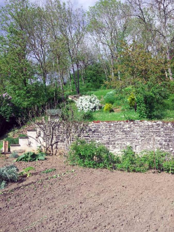 Gite La Providence Saint-Sernin-du-Plain المظهر الخارجي الصورة