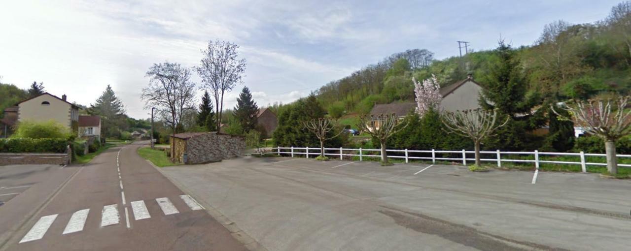 Gite La Providence Saint-Sernin-du-Plain المظهر الخارجي الصورة